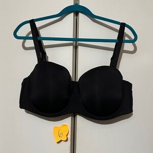 Elegant Black Strapless Bra